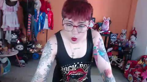 Miss Mia online show from July 11, 6:00 pm