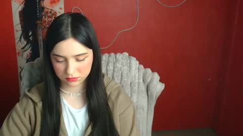 Mia online show from April 27, 11:19 am