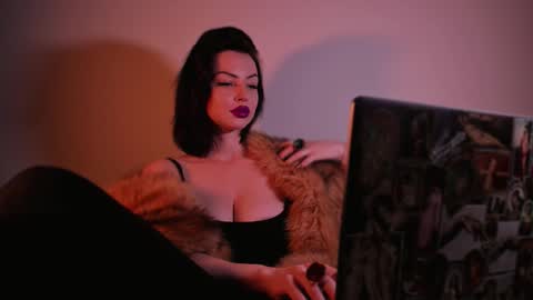   online show from November 20, 12:37 pm