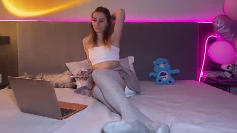 missmiroslava online show from February 15, 1:21 pm