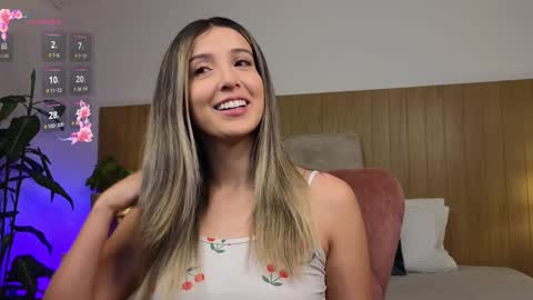 Snapshot of missmonaco chatting on January 9, 10:52 pm Emma Rivera online show from January 9, 10:52 pm