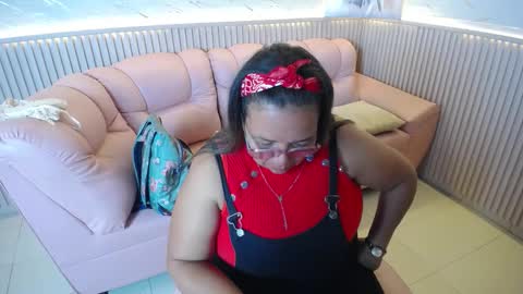 Penelope online show from March 10, 1:37 pm