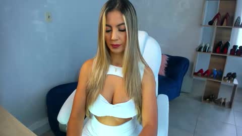 Miss Rhodes online show from November 6, 8:34 pm