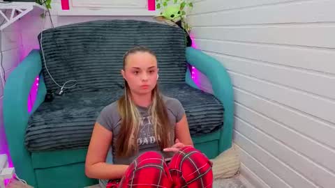 . online show from November 26, 7:38 am