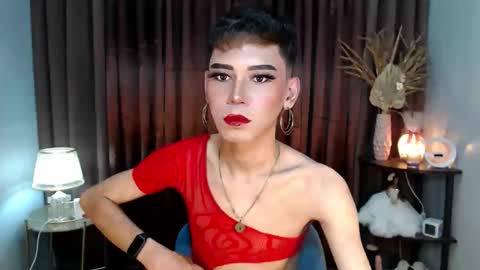 Snapshot of misstransstella69 chatting on September 18, 7:23 am Stella online show from September 18, 7:23 am