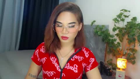 misstrishontop online show from February 9, 1:35 pm