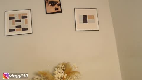 missvirggii online show from September 18, 11:31 pm