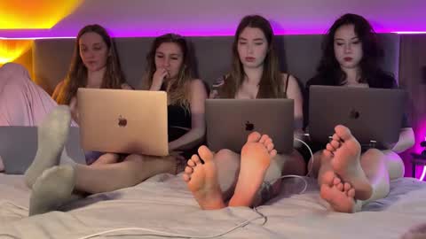 misswishh online show from February 10, 6:22 pm