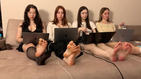 misswishh online show from April 29, 7:29 pm