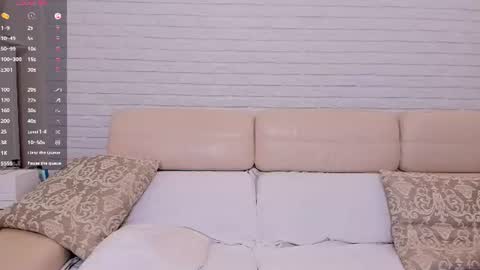 missxcaprice online show from July 7, 7:23 am