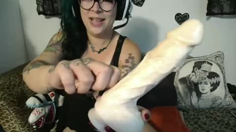 Missy Dee online show from August 3, 8:05 am