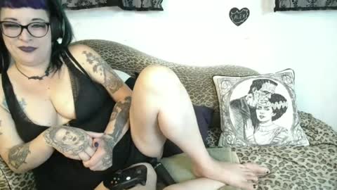 Missy Dee online show from July 7, 7:23 am
