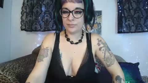 Missy Dee online show from November 13, 8:50 am