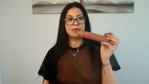 missyscarlet online show from May 1, 2:33 pm
