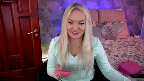 missyymarty online show from April 28, 7:34 am