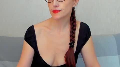 Victoria Eden online show from June 19, 9:59 am