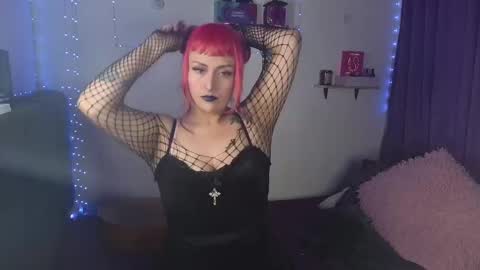 Snapshot of mistress_ditta2 chatting on September 23, 6:51 am online show from September 23, 6:51 am