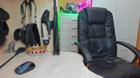 Mistress Kristi online show from November 8, 10:13 pm