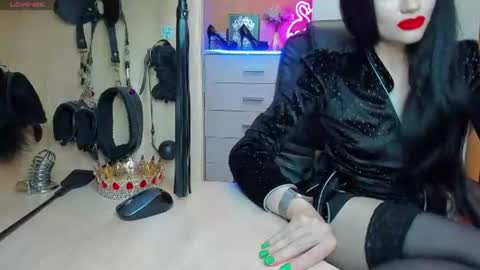 Mistress Kristi online show from June 20, 10:49 pm