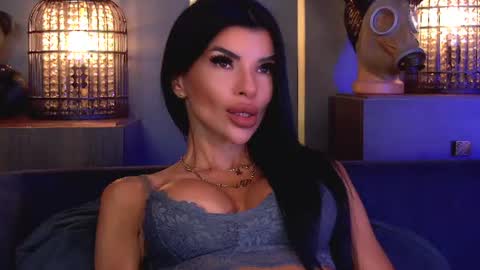 Elenia online show from June 24, 11:39 am