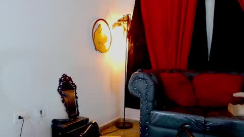 Mistresslombana online show from April 29, 5:45 am