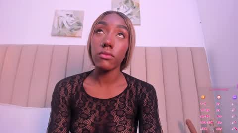 mistt_miaa online show from July 25, 7:12 pm