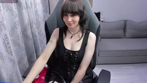 misty_dark online show from July 16, 2:31 pm