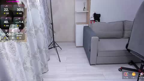 misty_dark online show from July 19, 5:59 pm