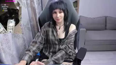 misty_dark online show from August 2, 5:15 pm