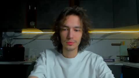 MitchelKurse online show from July 19, 7:16 pm