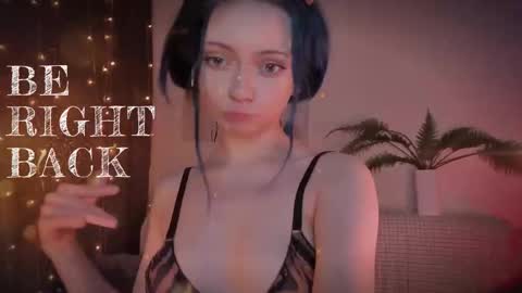 Yuka online show from December 13, 7:53 pm