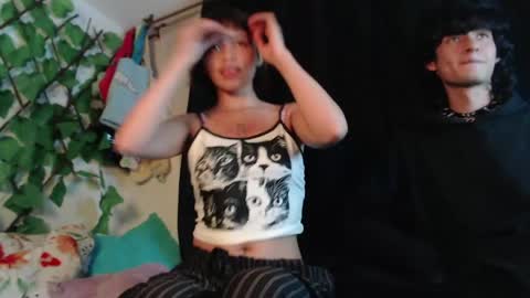 Naomi and Nekorii online show from May 1, 2:38 am