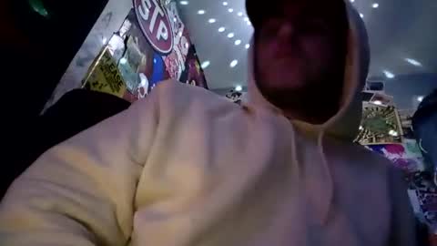 Snapshot of mjmckenz55 chatting on September 30, 6:35 am Daddy720 online show from September 30, 6:35 am