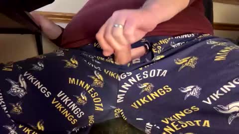 mnguy19726969 online show from April 28, 9:19 pm