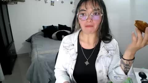 Snapshot of mocca_117 chatting on October 15, 10:49 am Sam online show from October 15, 10:49 am