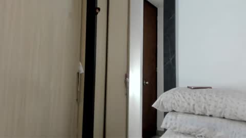  K E L L Y  online show from March 5, 11:38 pm