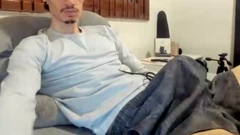 DigBreed online show from August 1, 11:39 pm