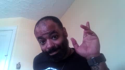 modestguy1084 online show from May 5, 4:57 pm