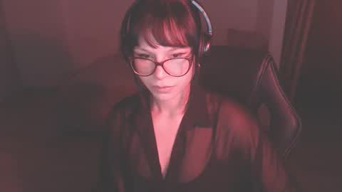 Snapshot of modjo_ chatting on December 11, 2:30 am Modjo online show from December 11, 2:30 am