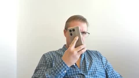 Moe online show from September 25, 7:21 pm