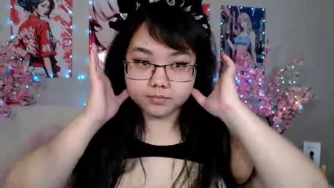 Molly online show from July 9, 5:00 am