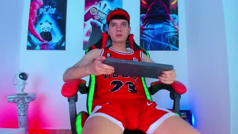 moises_23cm online show from September 16, 9:51 pm