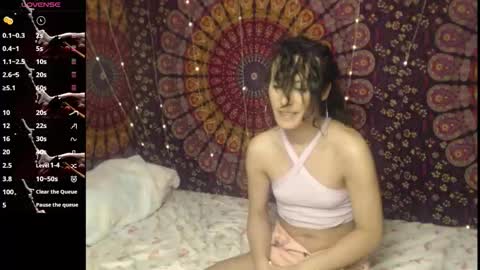 Snapshot of molli3mil3s chatting on October 29, 8:53 pm molli3mil3s online show from October 29, 8:53 pm