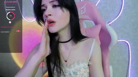 Molly - online show from July 12, 5:10 am