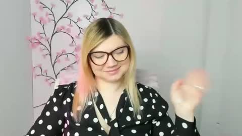 Molly online show from January 13, 1:08 pm