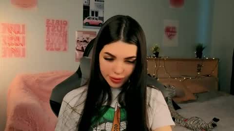 Molly online show from April 26, 3:48 am