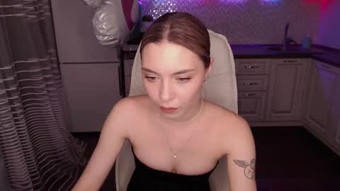 molly_wheel online show from February 8, 11:44 am