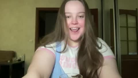 Snapshot of mollyas chatting on October 3, 4:04 pm Alice online show from October 3, 4:04 pm