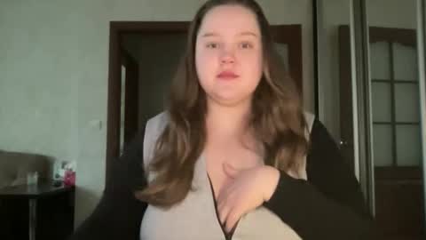 Snapshot of mollyas chatting on October 21, 10:53 am Alice online show from October 21, 10:53 am