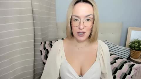 MollyCrazy online show from December 17, 5:41 pm